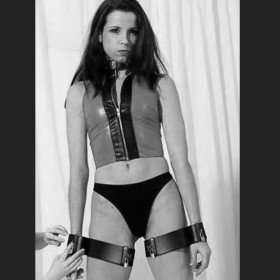 bondage bdsm blocco coscia polsini